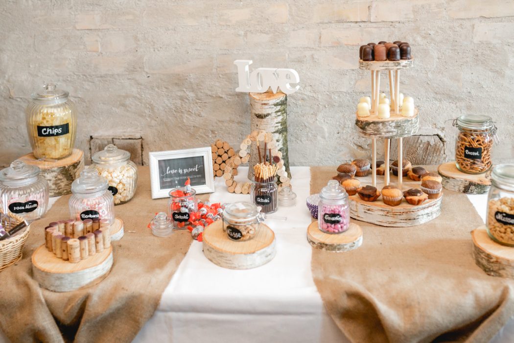 Altona, Altona Rathaus, Standesamt, Standesamtliche Trauung, Kirchliche Trauung, Hochzeitsfotografie, Hochzeitsfotografin, Hochzeitsfotograf, Hochzeitsfotograf Hamburg, Hochzeitsgeschenk, Hochzeit, Hamburger Hochzeitsfotograf, Sylterhochzeitsfotograf, Norddeutschland Fotograf, Sylt, Hamburg, Stade, Elbe, Strandhochzeit, St.Peter-Ordingen, Inselfotograf, Candybar, Timmendorf,