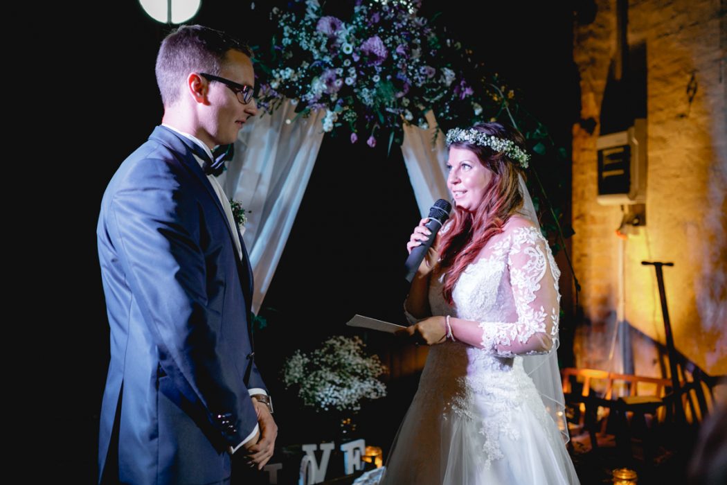 Altona, Altona Rathaus, Standesamt, Standesamtliche Trauung, Kirchliche Trauung, Hochzeitsfotografie, Hochzeitsfotografin, Hochzeitsfotograf, Hochzeitsfotograf Hamburg, Hochzeitsgeschenk, Hochzeit, Hamburger Hochzeitsfotograf, Sylterhochzeitsfotograf, Norddeutschland Fotograf, Sylt, Hamburg, Stade, Elbe, Strandhochzeit, St.Peter-Ordingen, Inselfotograf,