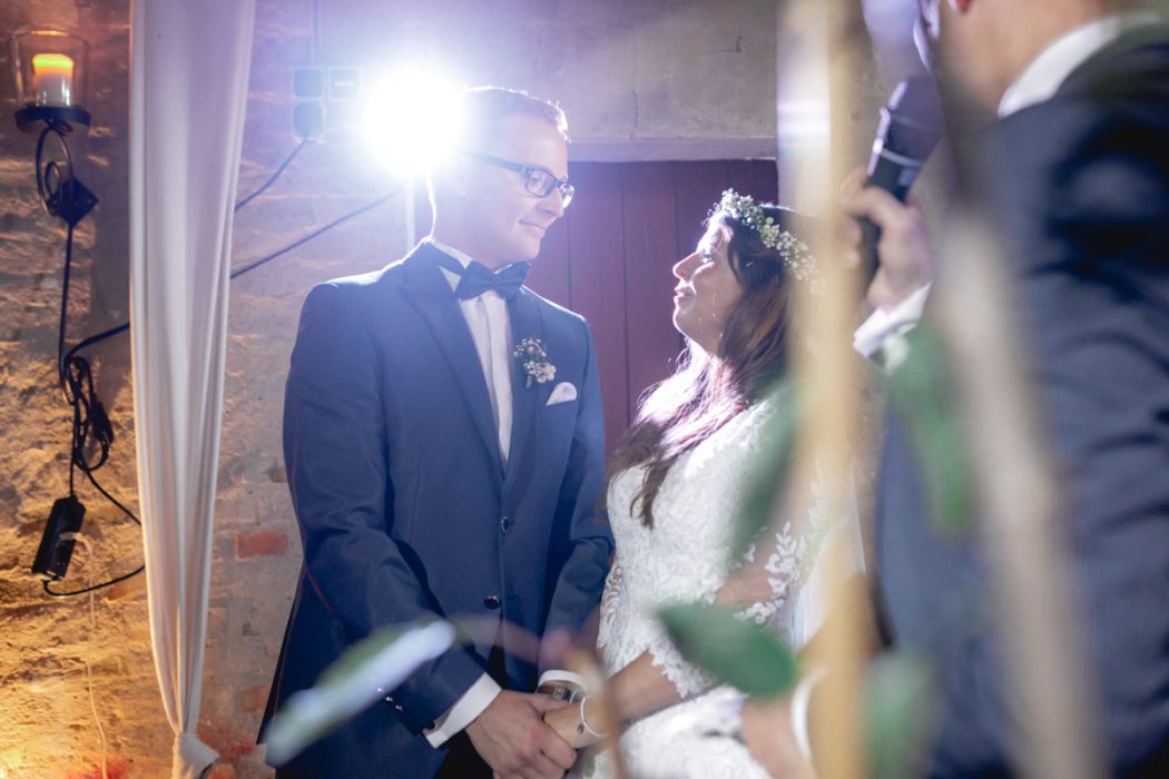 Altona, Altona Rathaus, Standesamt, Standesamtliche Trauung, Kirchliche Trauung, Hochzeitsfotografie, Hochzeitsfotografin, Hochzeitsfotograf, Hochzeitsfotograf Hamburg, Hochzeitsgeschenk, Hochzeit, Hamburger Hochzeitsfotograf, Sylterhochzeitsfotograf, Norddeutschland Fotograf, Sylt, Hamburg, Stade, Elbe, Strandhochzeit, St.Peter-Ordingen, Inselfotograf,