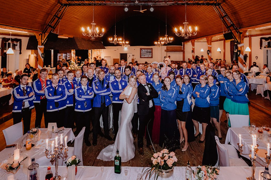 Hochzeitsreportage, Stade, Deniz Pekdemir, Deniz-Fotografie, Großenwörden, Schützenverein, Vereinshaus, Getting ready, Fotograf aus Hamburg, Stade, Sylt, Hochzeitsreportage, Kirche, Trauung