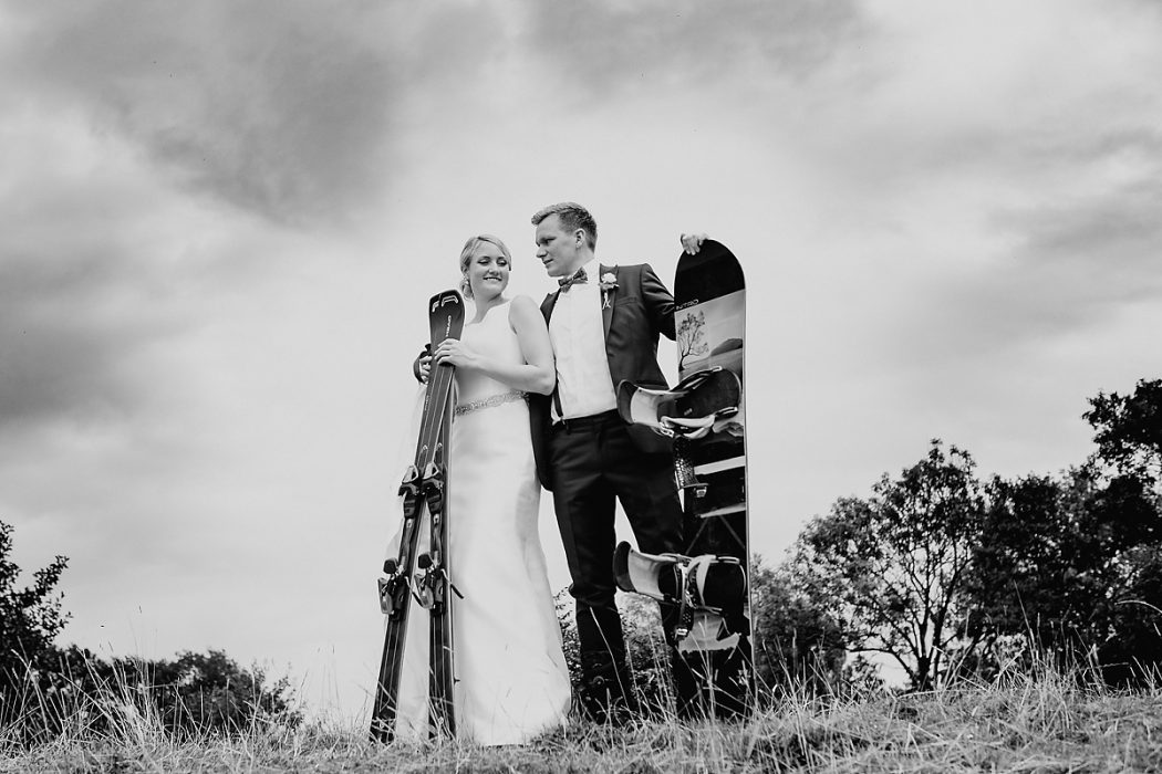 Hochzeitsreportage, Stade, Deniz Pekdemir, Deniz-Fotografie, Großenwörden, Schützenverein, Vereinshaus, Getting ready, Fotograf aus Hamburg, Stade, Sylt, Hochzeitsreportage, Ski, Snowboard