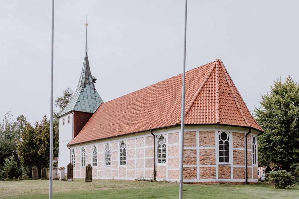 Hochzeitsreportage, Stade, Deniz Pekdemir, Deniz-Fotografie, Großenwörden, Schützenverein, Vereinshaus, Getting ready, Fotograf aus Hamburg, Stade, Sylt, Hochzeitsreportage