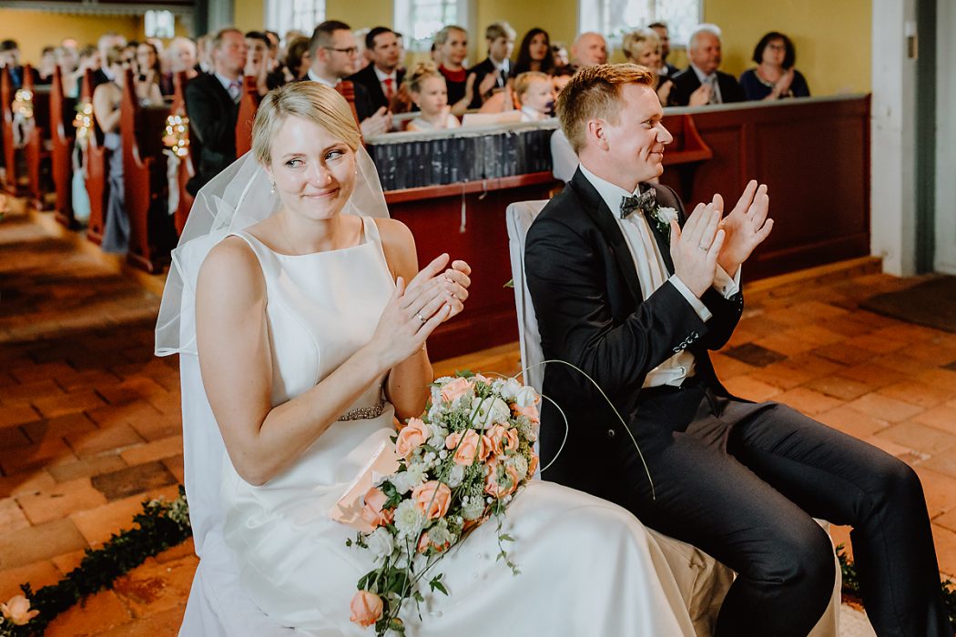 Hochzeitsreportage, Stade, Deniz Pekdemir, Deniz-Fotografie, Großenwörden, Schützenverein, Vereinshaus, Getting ready, Fotograf aus Hamburg, Stade, Sylt, Hochzeitsreportage, Kirche, Trauung