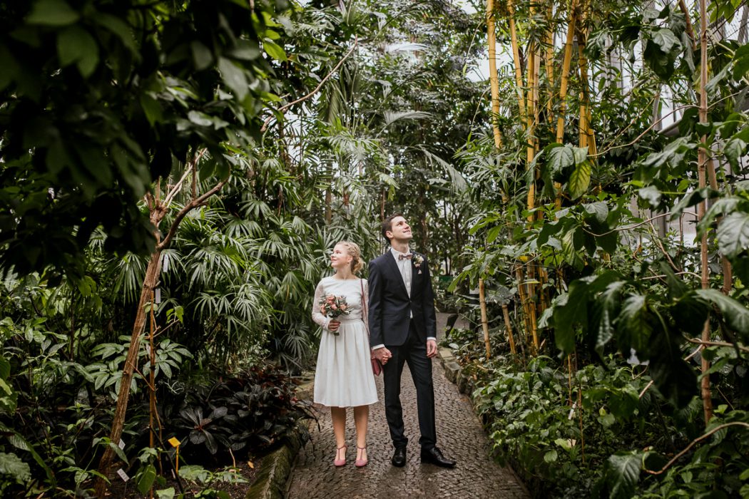 Winterhochzeit in Hamburg, Hochzeitsgesellschaft, Tropenhaus Hamburg, Hochzeit, Brautpaar, Shooting